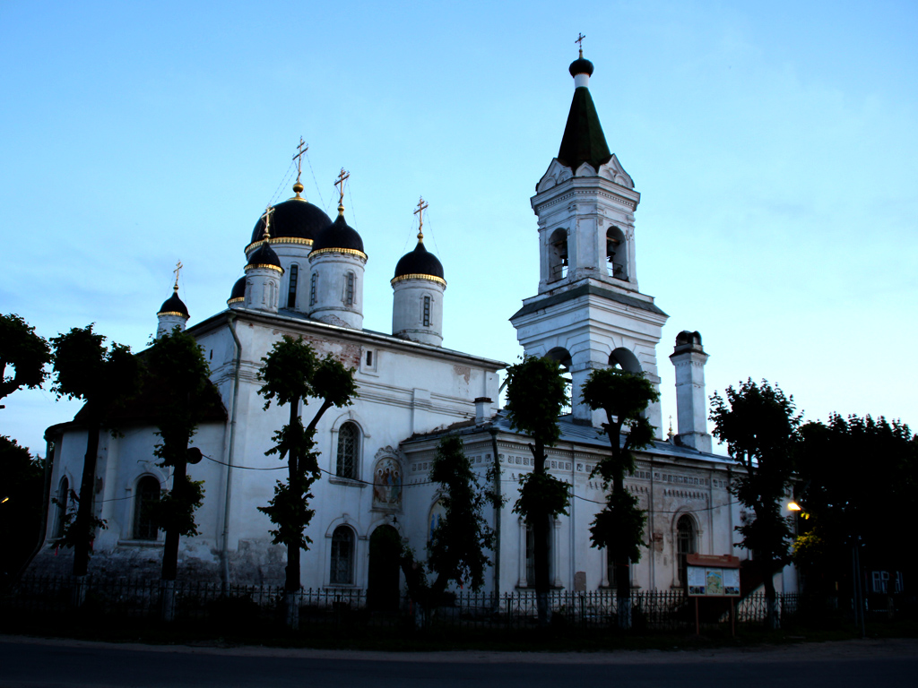 Церковь Белая троица в Твери