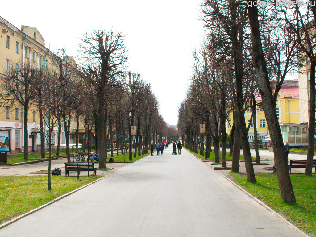 Пешеходная улица Октябрьской революции. Фото достопримечательностей Смоленска